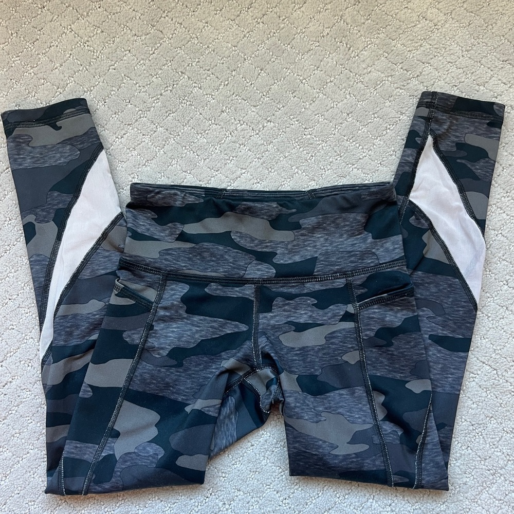 Old navy active girls camo leggings